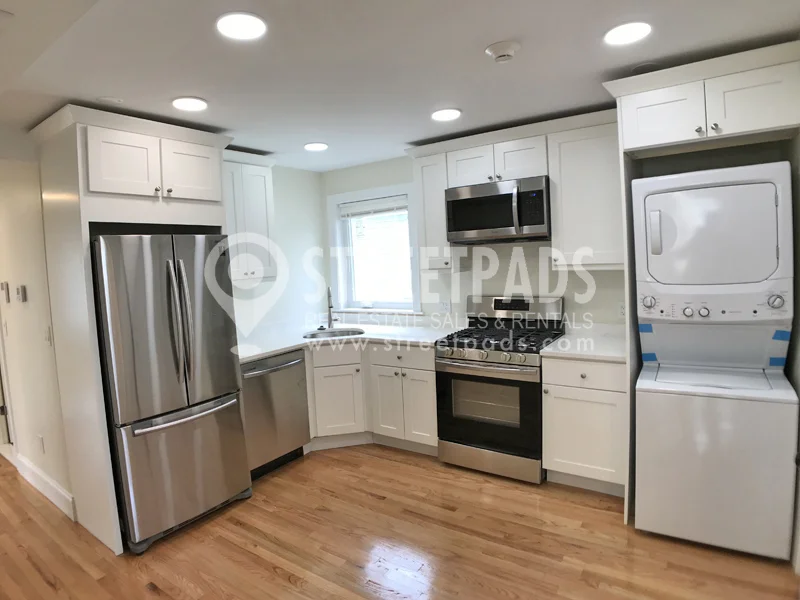 327 Highland Ave, Powder House Square