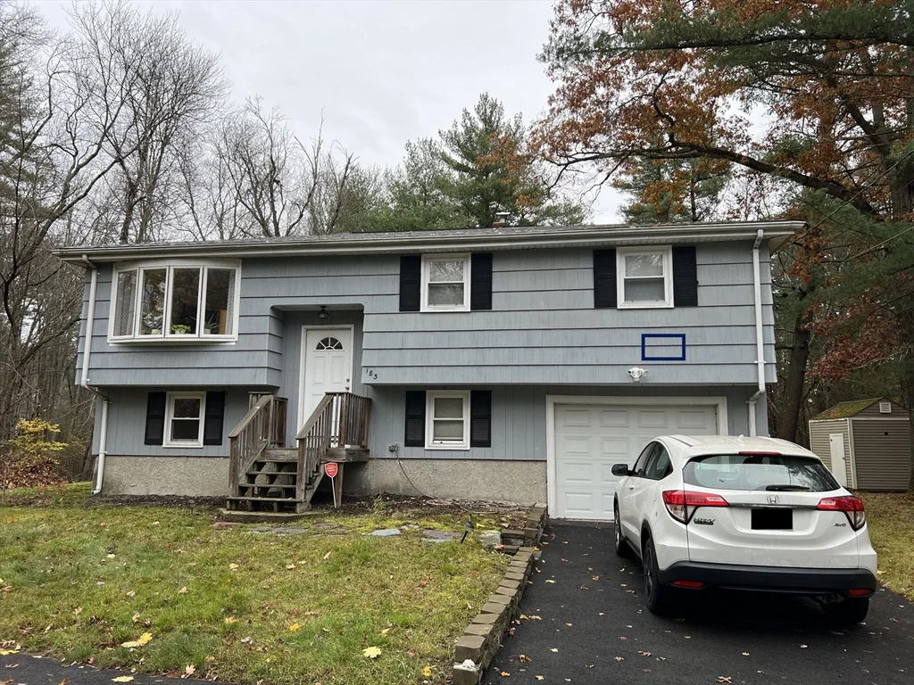 183 Oak St, Raynham