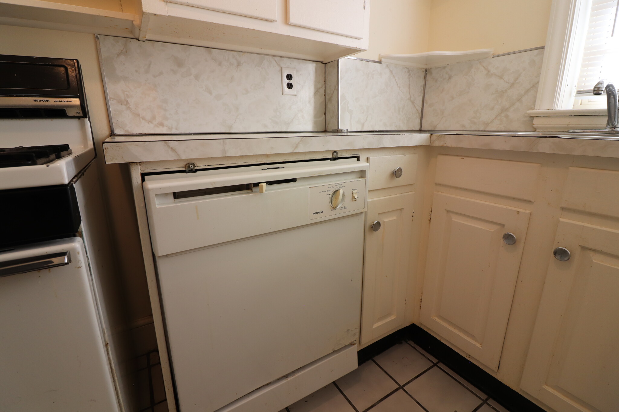 312 Washington St, Wellesley