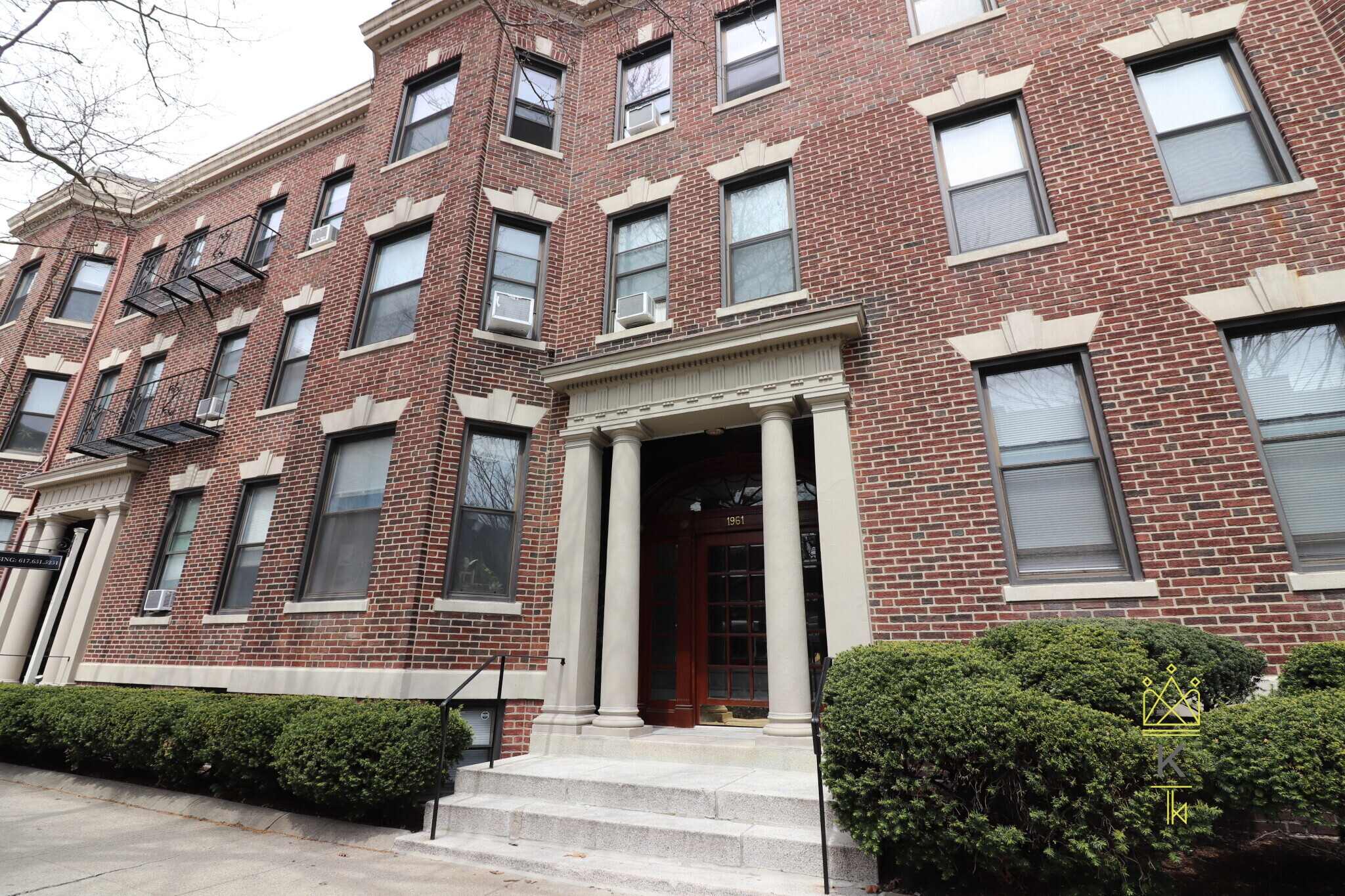 1963 Commonwealth Ave, Brighton