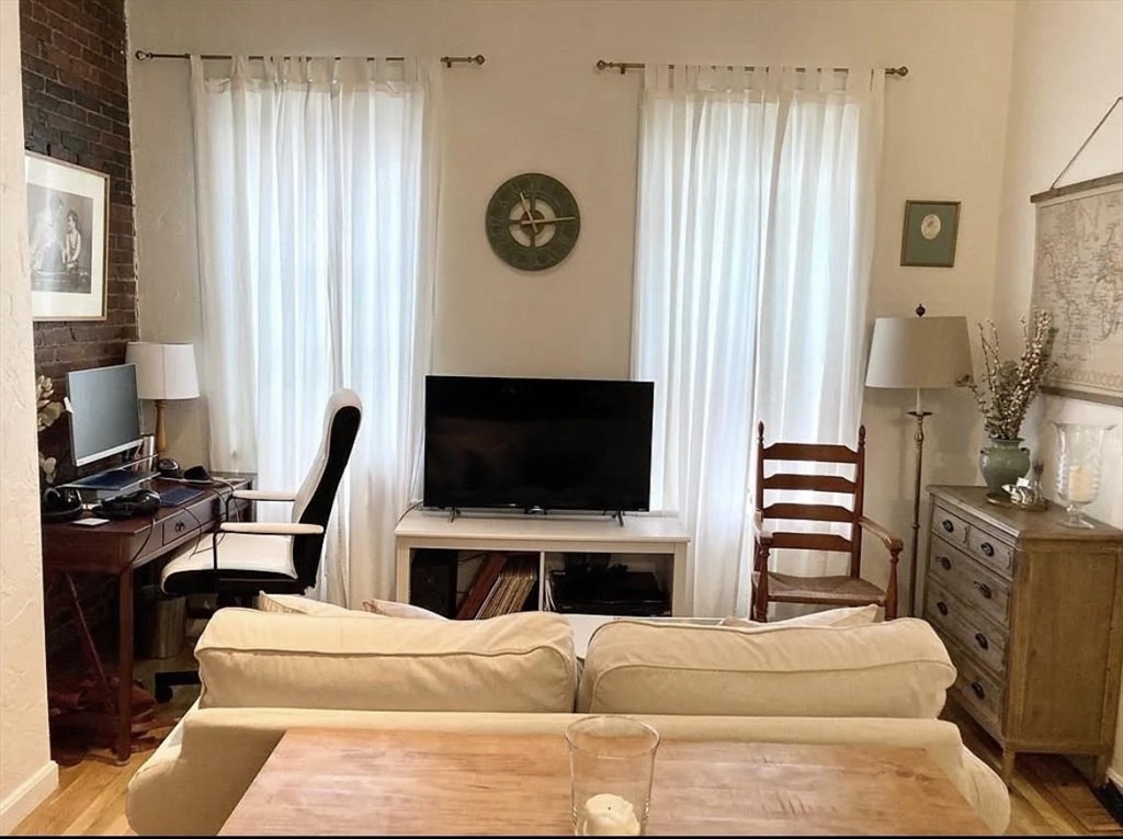 166 F St, South Boston