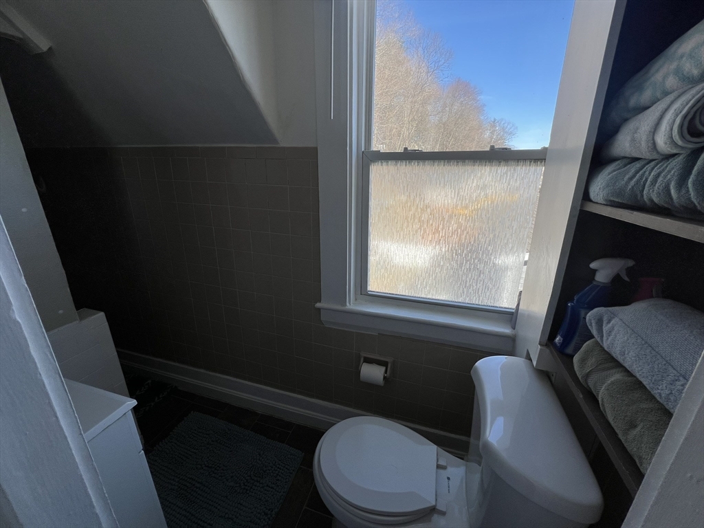 272 Front St, Manchester