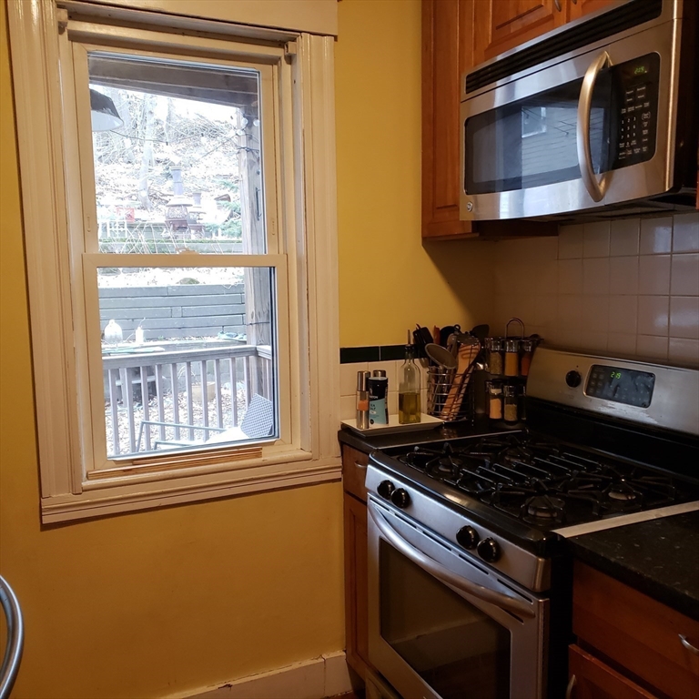 38 Hillside St, Mission Hill