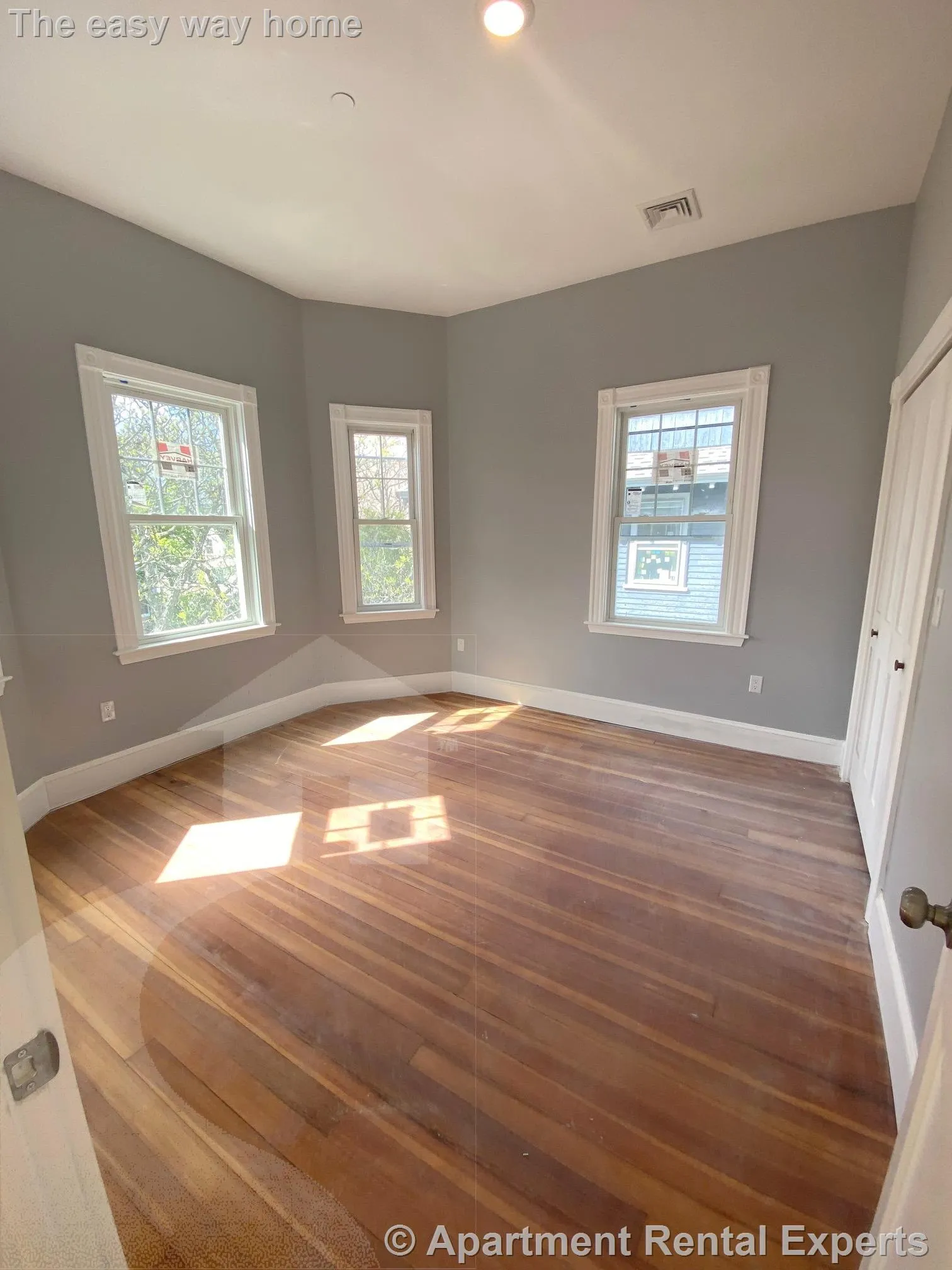 32 Putnam Ave, Riverside