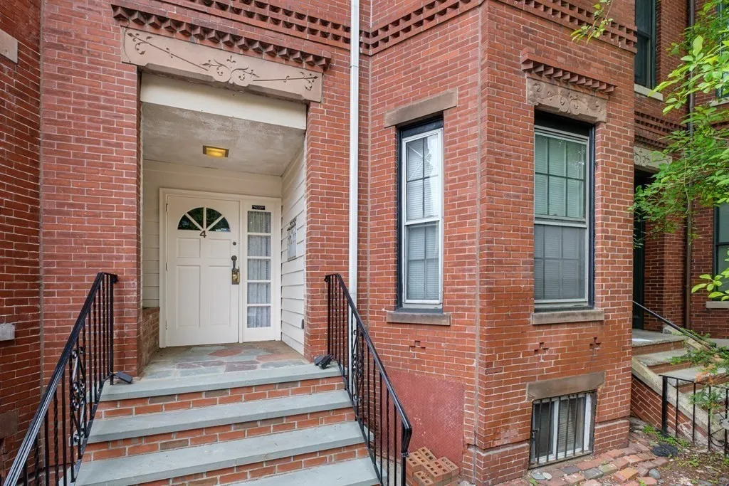 4 Wigglesworth St, Mission Hill