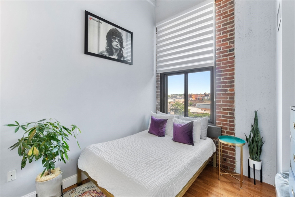 320 W 2nd, South Boston