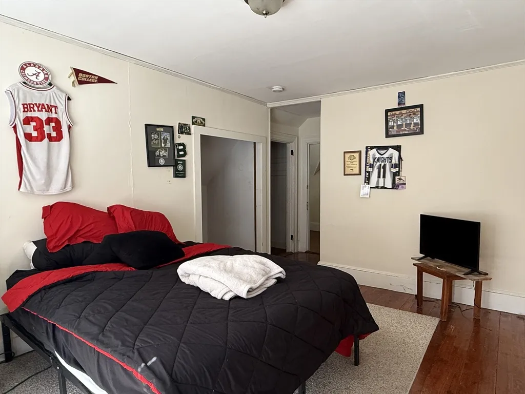 12 Braemore Rd, Brighton