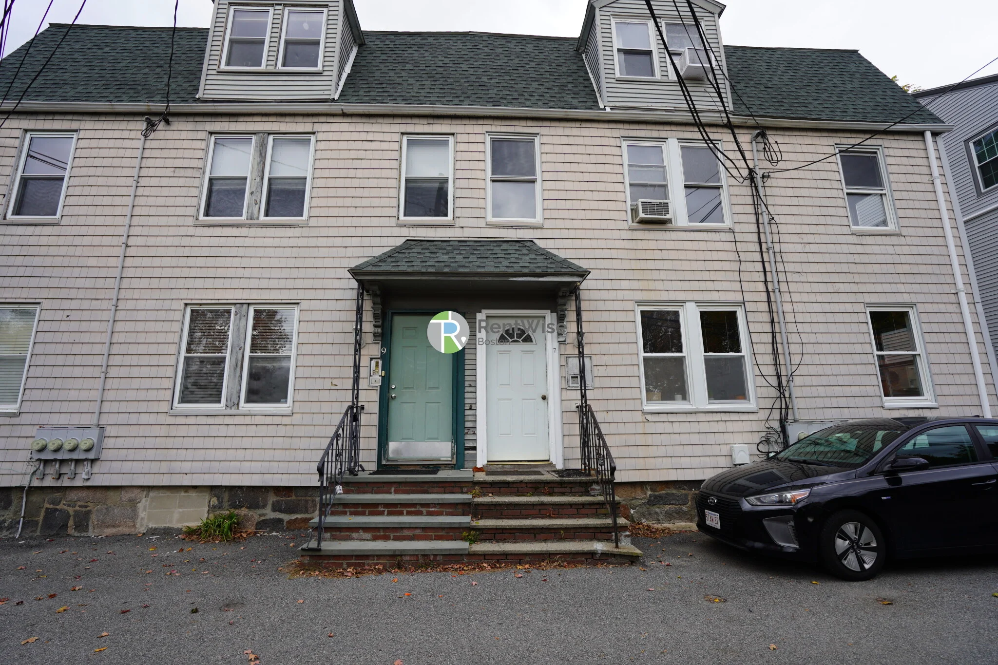 7 High Street Pl, Jamaica Plain