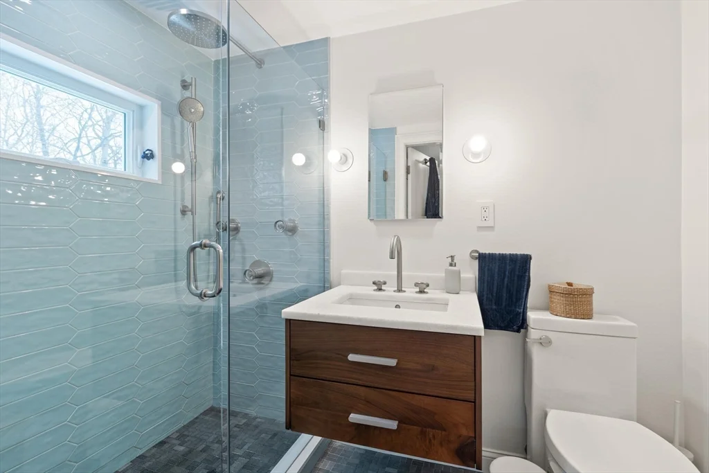 36 Joyce Rd, Medford