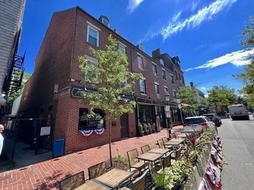 87 Main St, Charlestown