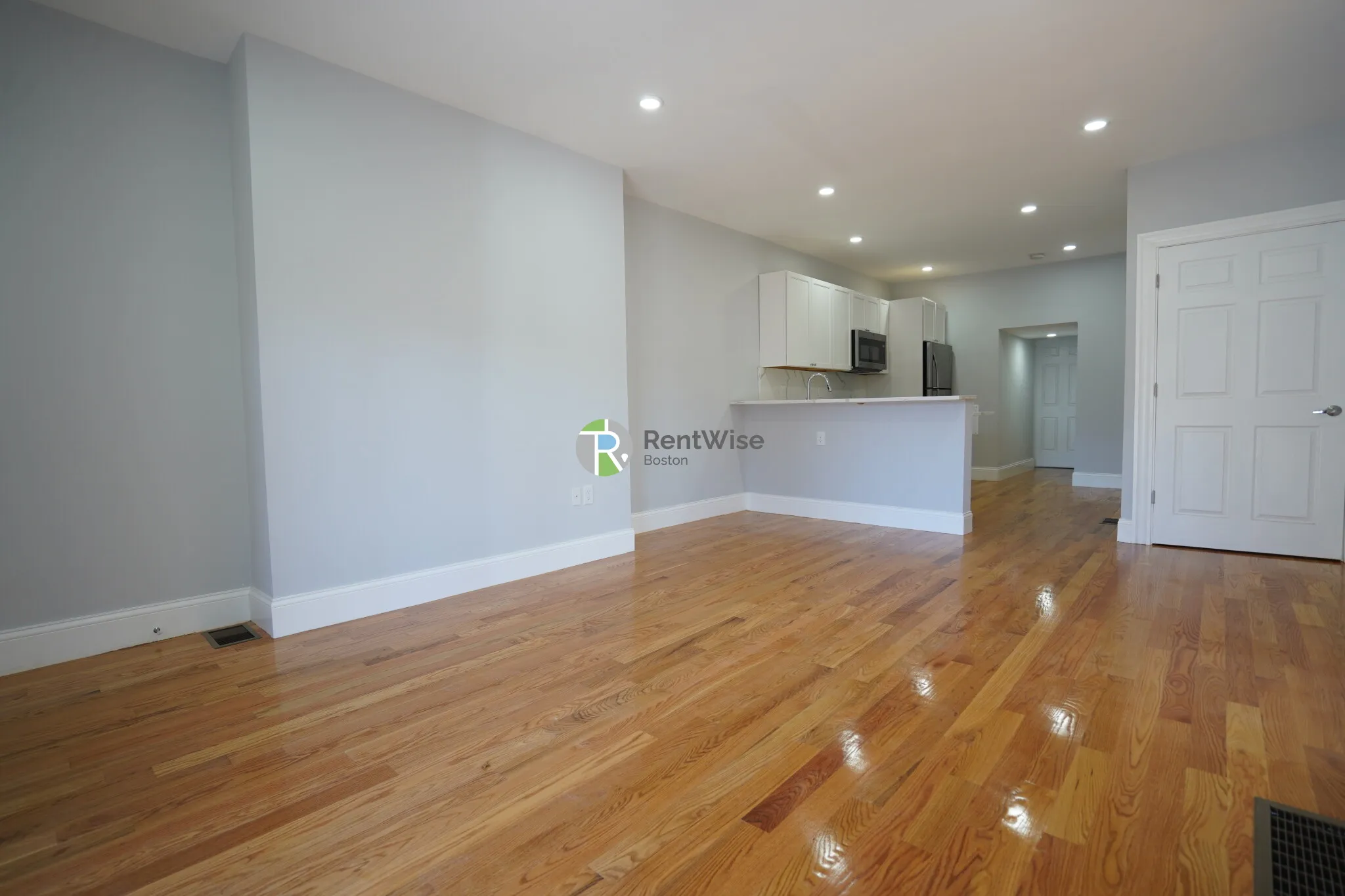 372 Oxford St, Ward Two