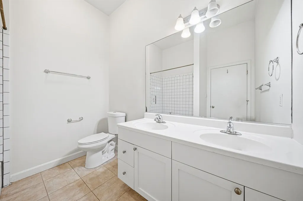 156 Chelsea St, East Boston