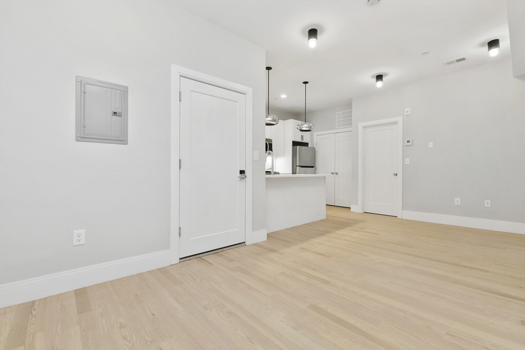 184 Paris St, East Boston