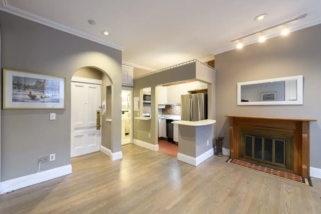 335 Beacon St, Back Bay