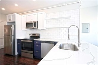 1504 Purchase, Center