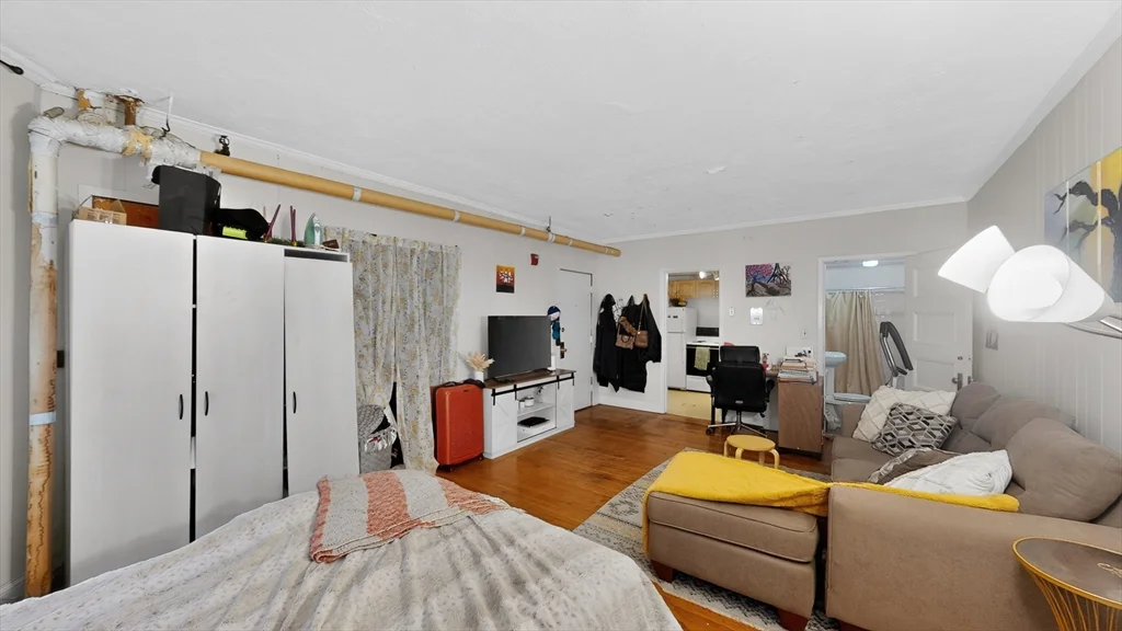 1071 Beacon St, Coolidge Corner