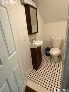 250 Broadway, The Port