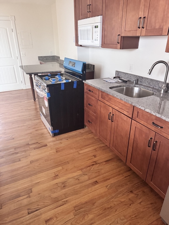 13 Murray Ct, East Boston