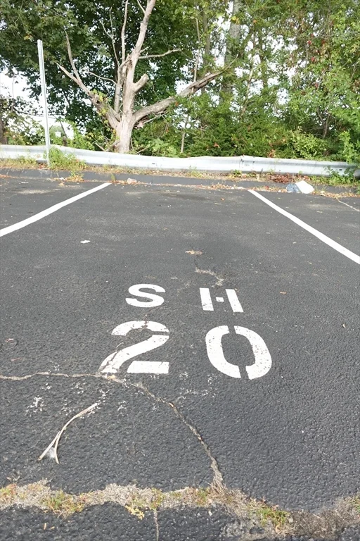 37 Skyline Dr, Braintree