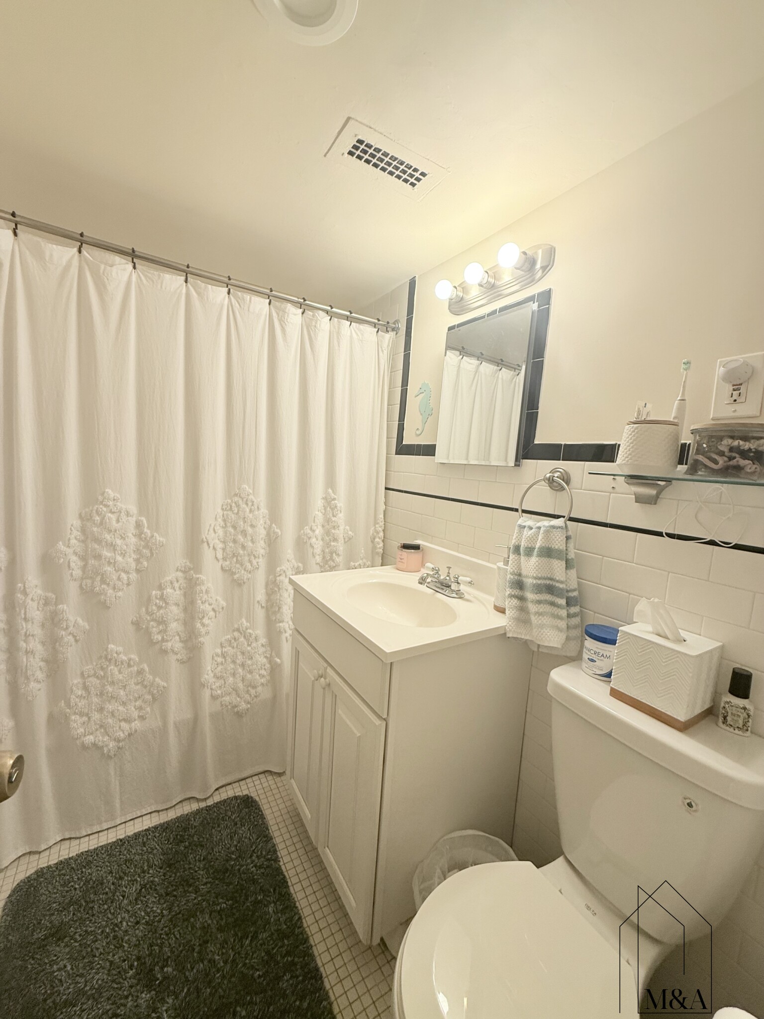 101 Monmouth St, Longwood