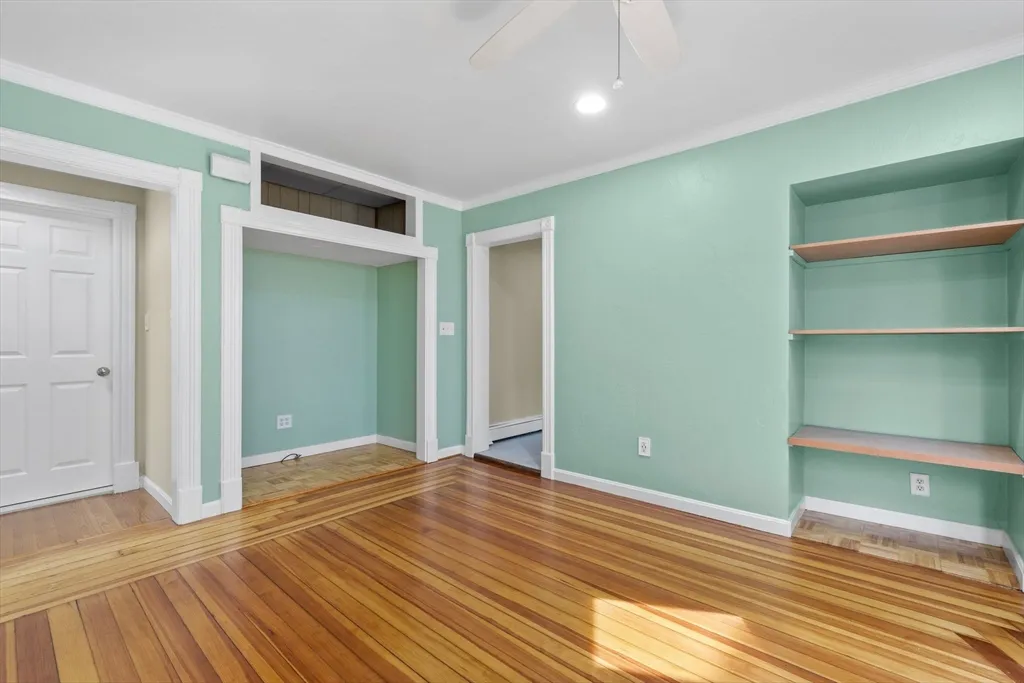 17 Wheeler Ave, Medford