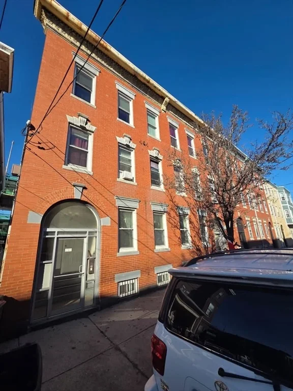138 Chestnut St, Chelsea