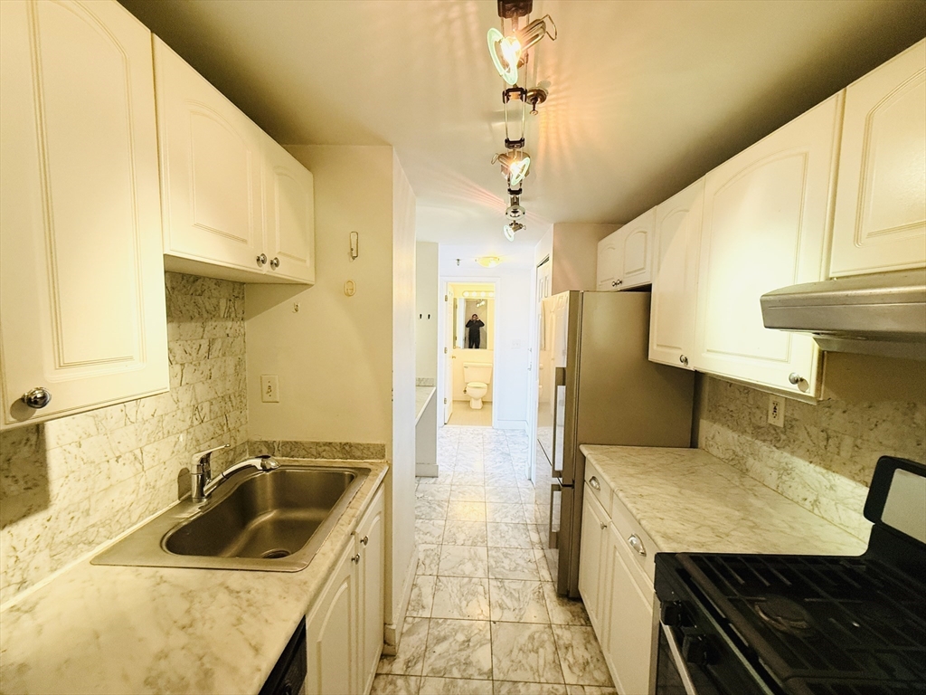 15 North Beacon St, Allston