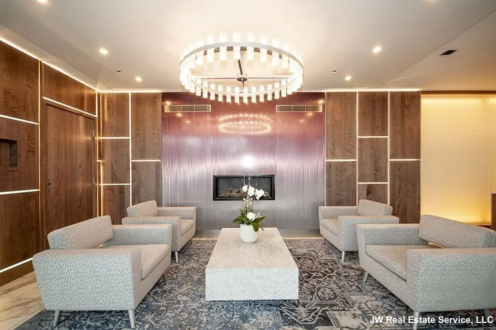 10 Museum Way, East Cambridge