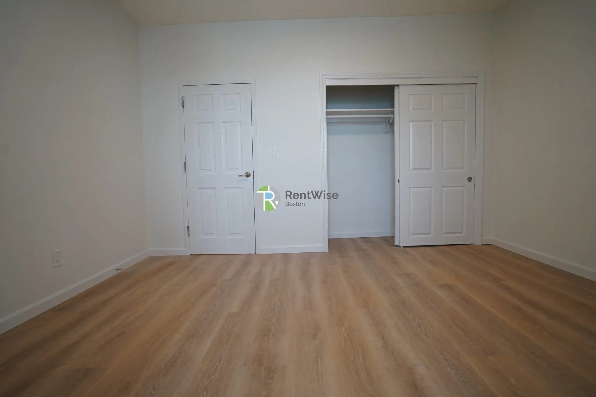 521 Massachusetts Ave, Roxbury