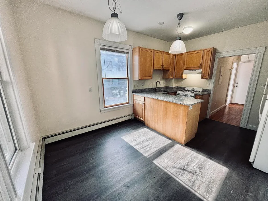 392 Washington St, Ward Two
