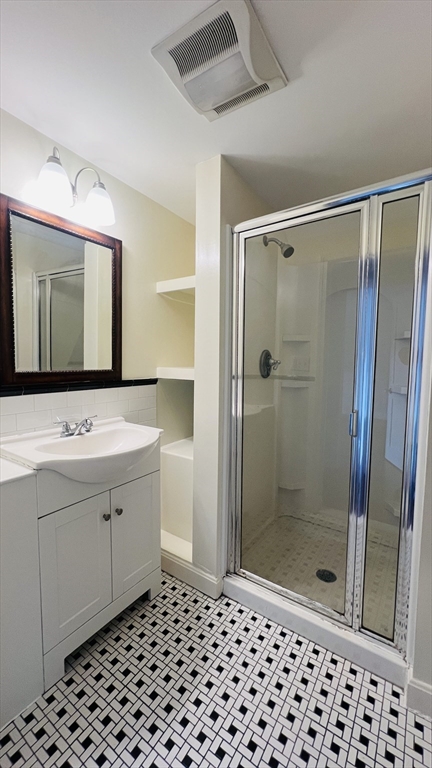 519 Main St, Waltham