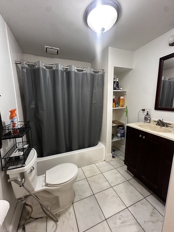 235 Charles St, East Cambridge