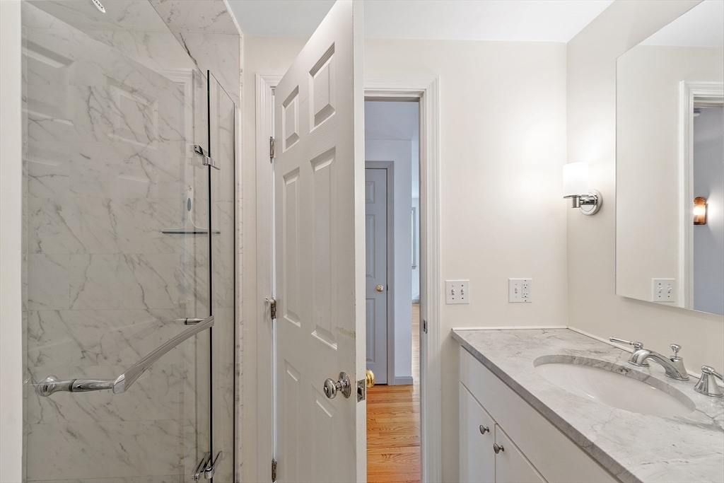 12 Morse Ct, Manchester