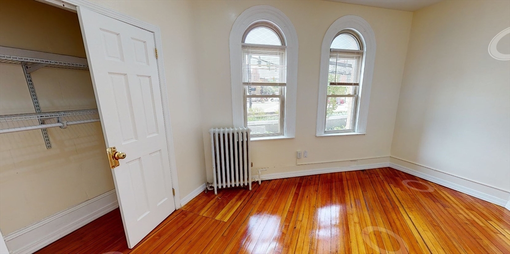 879 Beacon St, Fenway