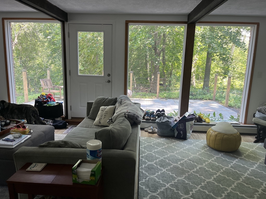 16 Foster Rd, Lexington