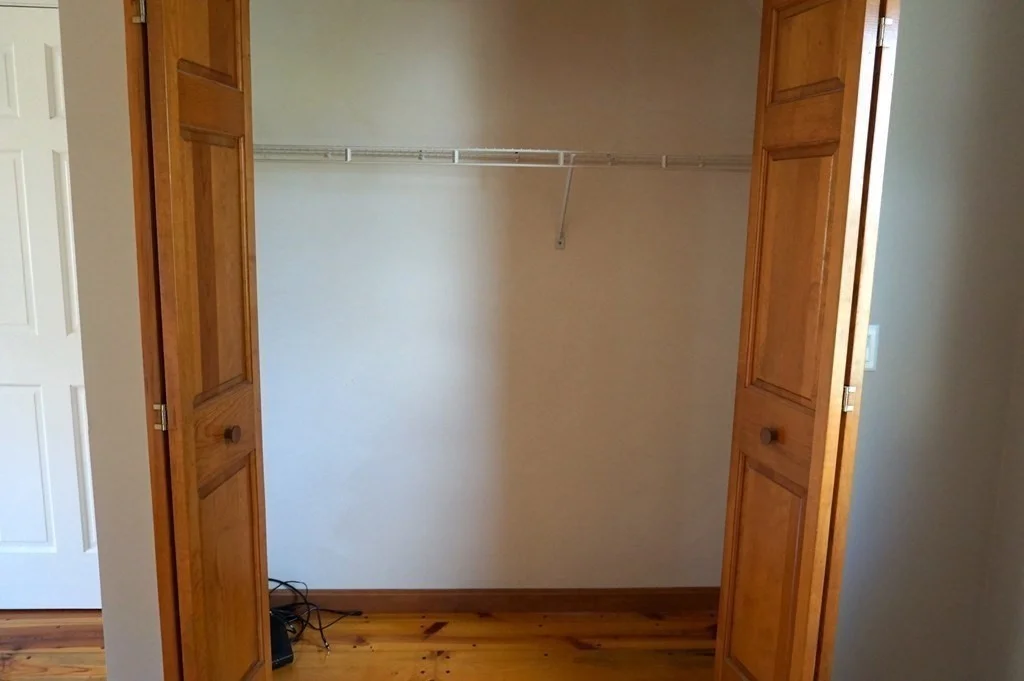 90 Groton St, Pepperell