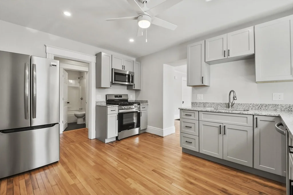 10 Cain Ave, Weymouth