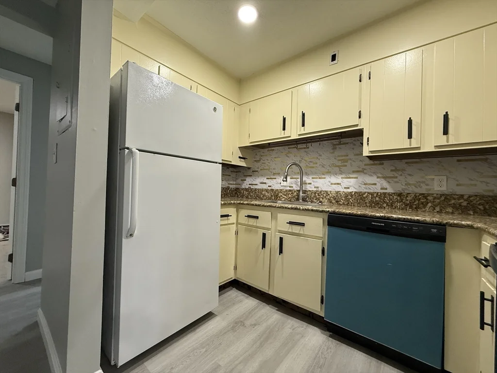 1186 Worcester Rd, Framingham