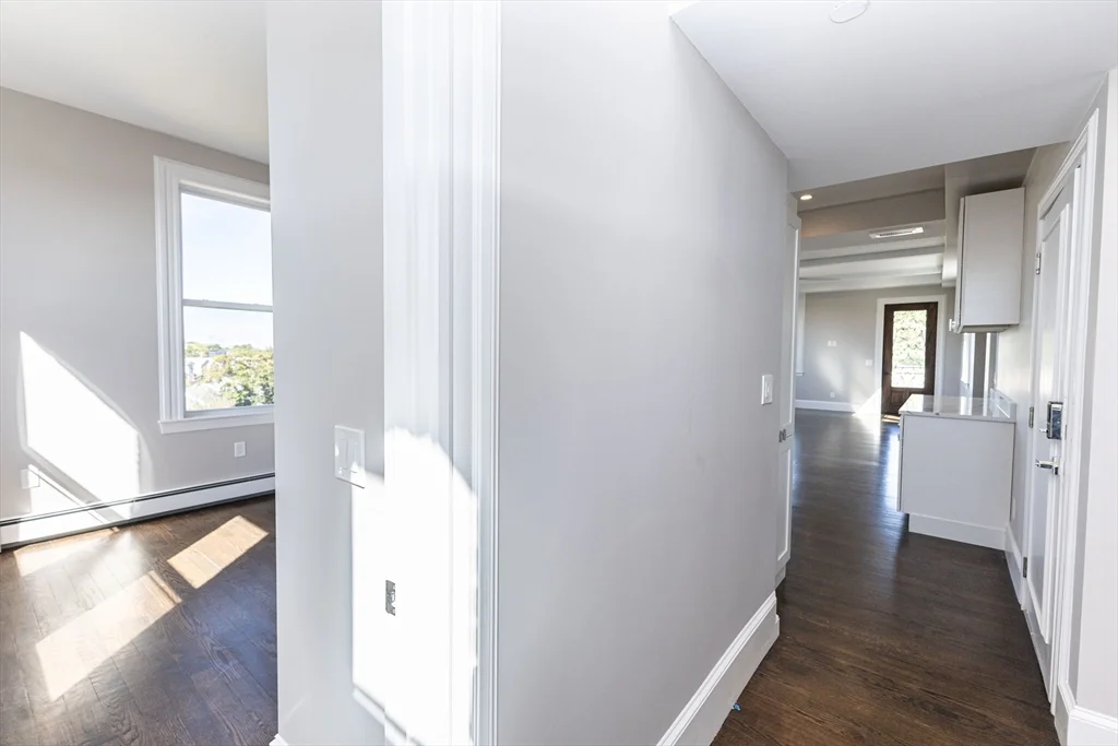 85 Regent St, Roxbury