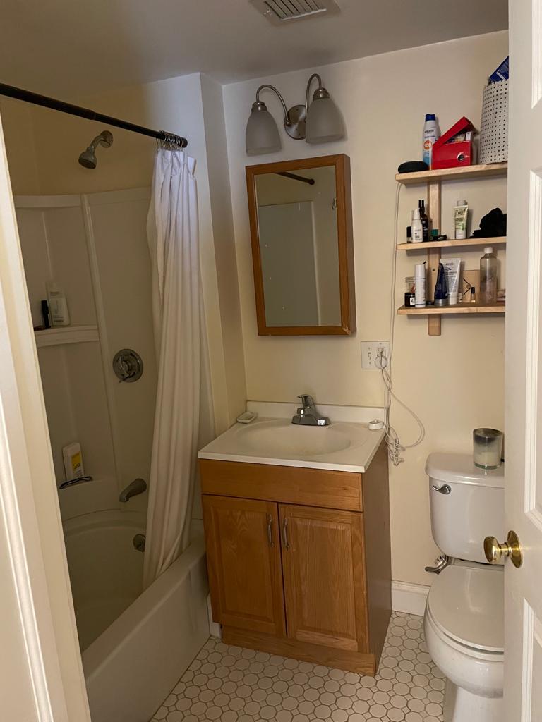 1 bed, 1 bath apartment for rent at 32 Fellsway Unit 2, Winter Hill — photo 6 of 8