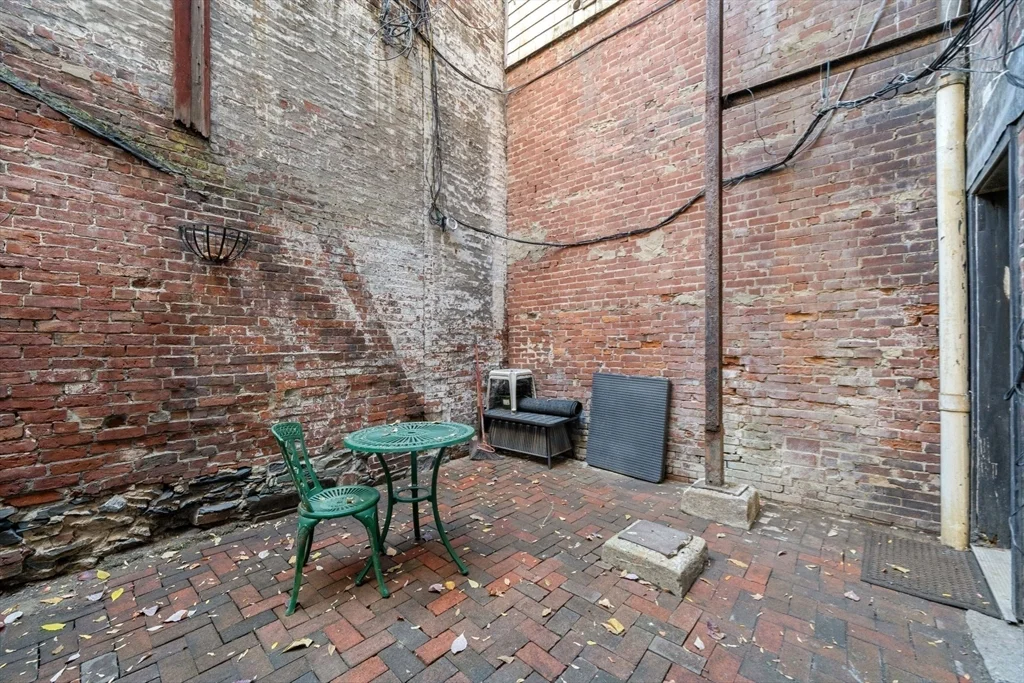 102 Revere St, Beacon Hill