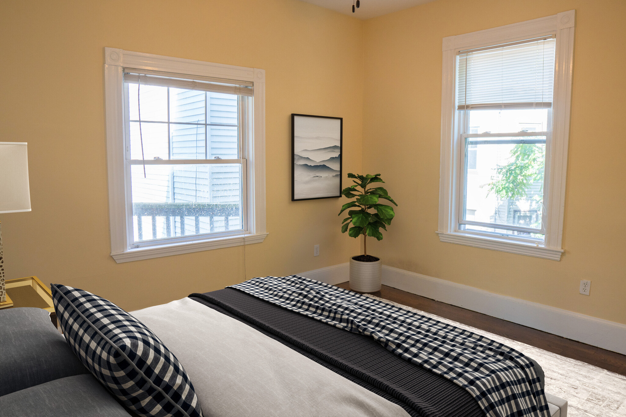 6 bed, 2 bath apartment for rent at 19 Park Hill Ave Unit 3, Mission Hill — photo 7 of 14