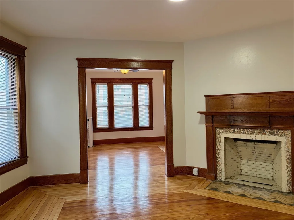 271-273 Pleasant St, Holyoke