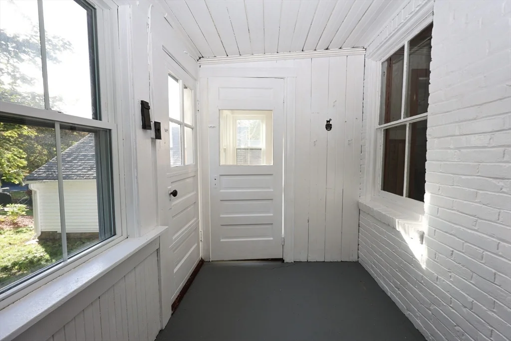 354 Pond St, Braintree