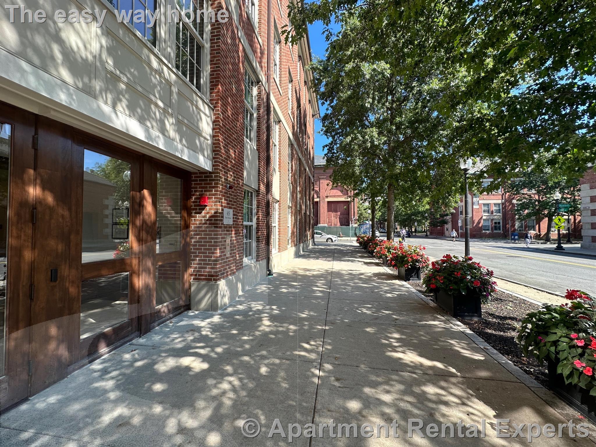 45 1st Ave, Charlestown