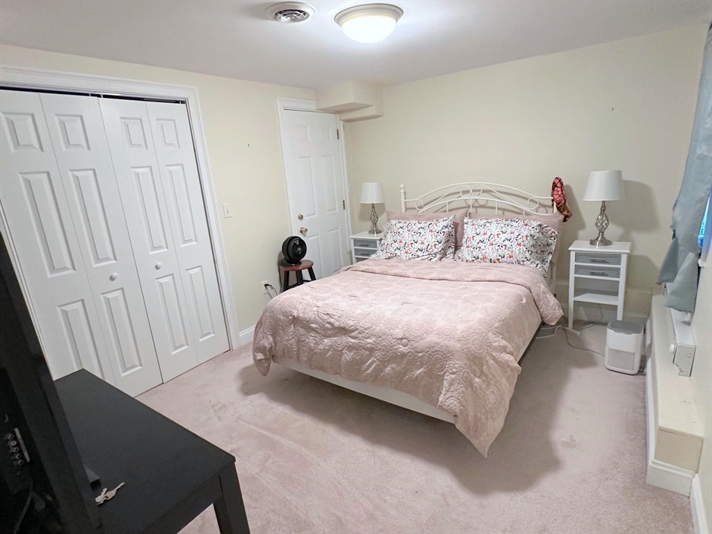 6 Farmers Circle, Arlington