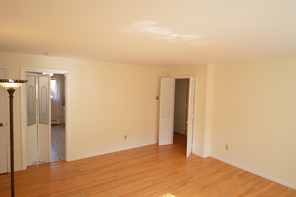 54 Bryon Rd, Chestnut Hill