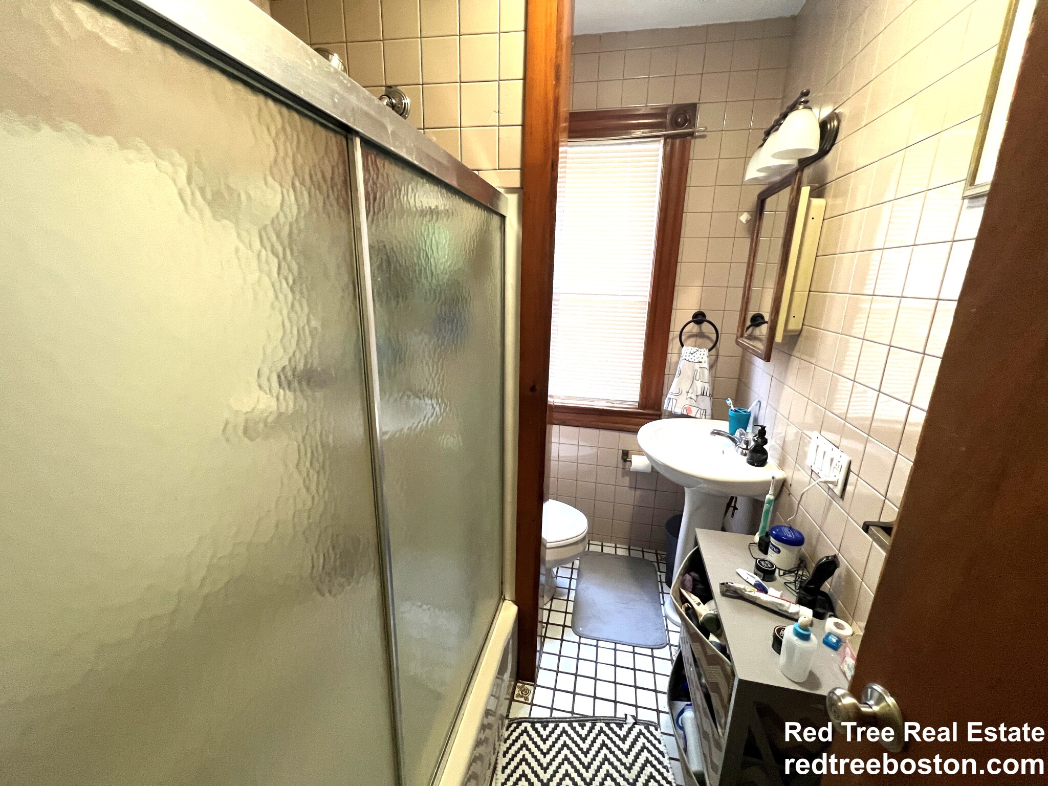 69 Woodlawn St, Jamaica Plain