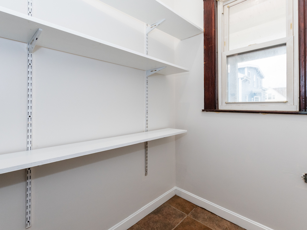 5 bed, 2 bath apartment for rent at 46 Shepton St Unit 2, Dorchester — photo 40 of 64