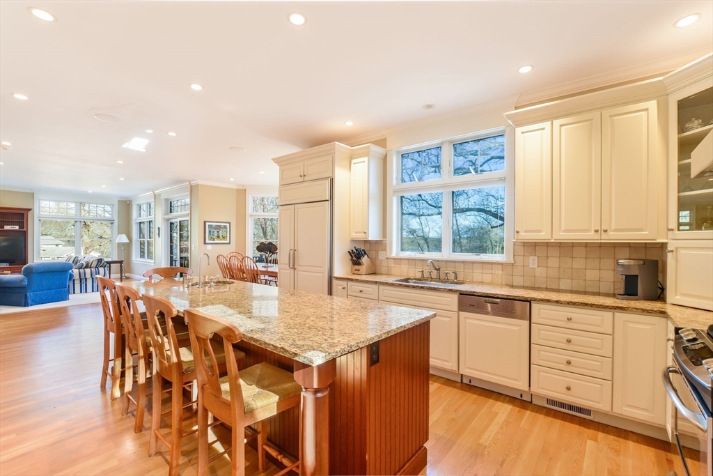 1 Puddingstone Ln, Acoaxet